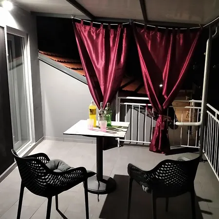 Lukas Apartment *